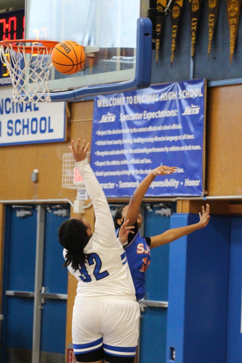 Leiloa Lyons (9) lays the ball up against St. Joe's on Dec. 20, 2025